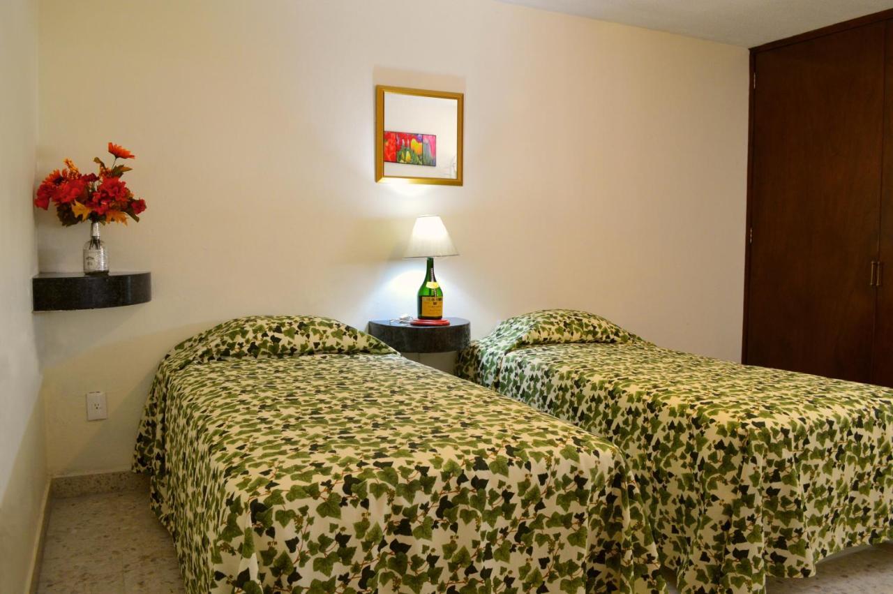 Hotel Sta Lucia Celaya  Extérieur photo